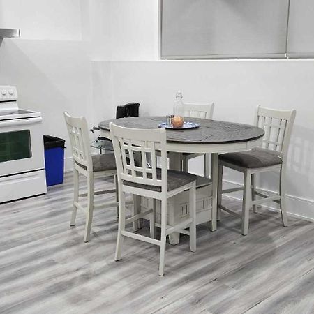טורונטו Scarborough New 2-Bedroom Basement מראה חיצוני תמונה