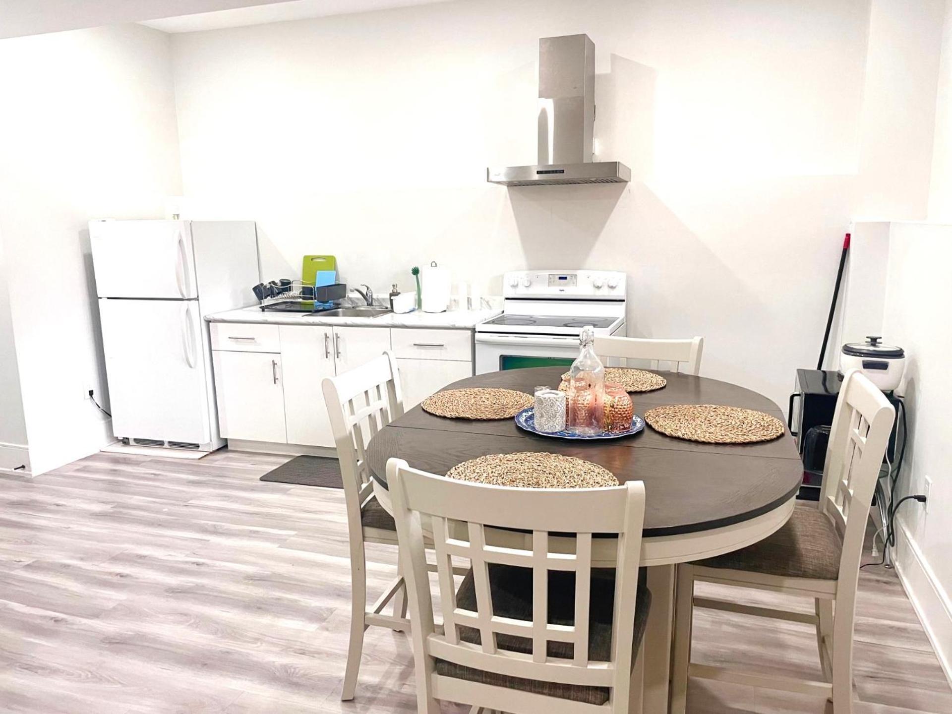 טורונטו Scarborough New 2-Bedroom Basement מראה חיצוני תמונה